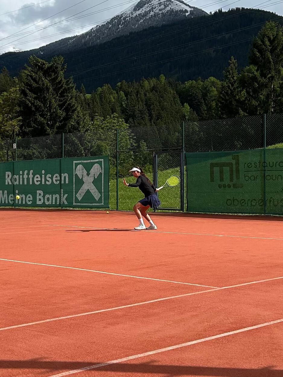 Damenmannschaft mit kämpferischer Leistung gegen den TC Telfs